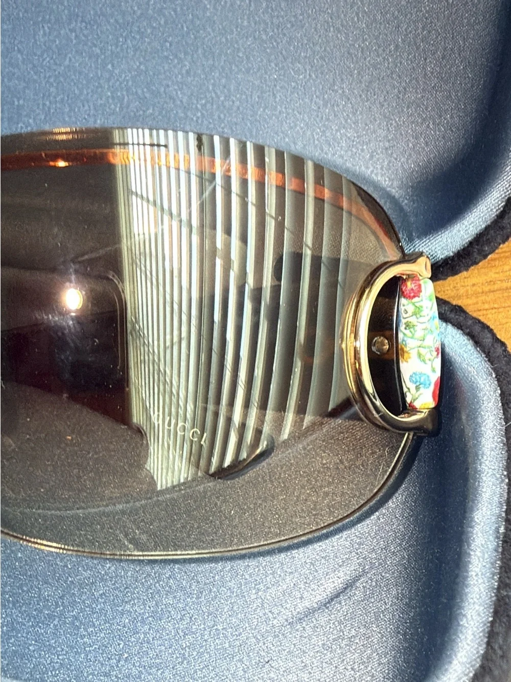 Gucci Women's Brown Gradient Logo Square Sunglasses Vintage Gucci GG 2746/S